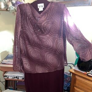 Beautiful mouth and cranberries, slip, and top dress with swirls